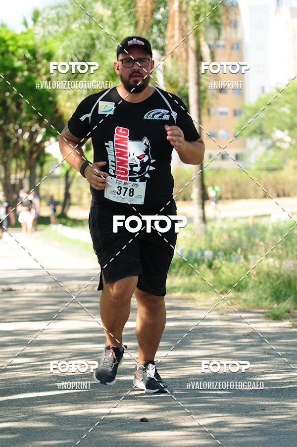 Achetez vos photos de l'vnementPIT BULL RUNNING sur Fotop