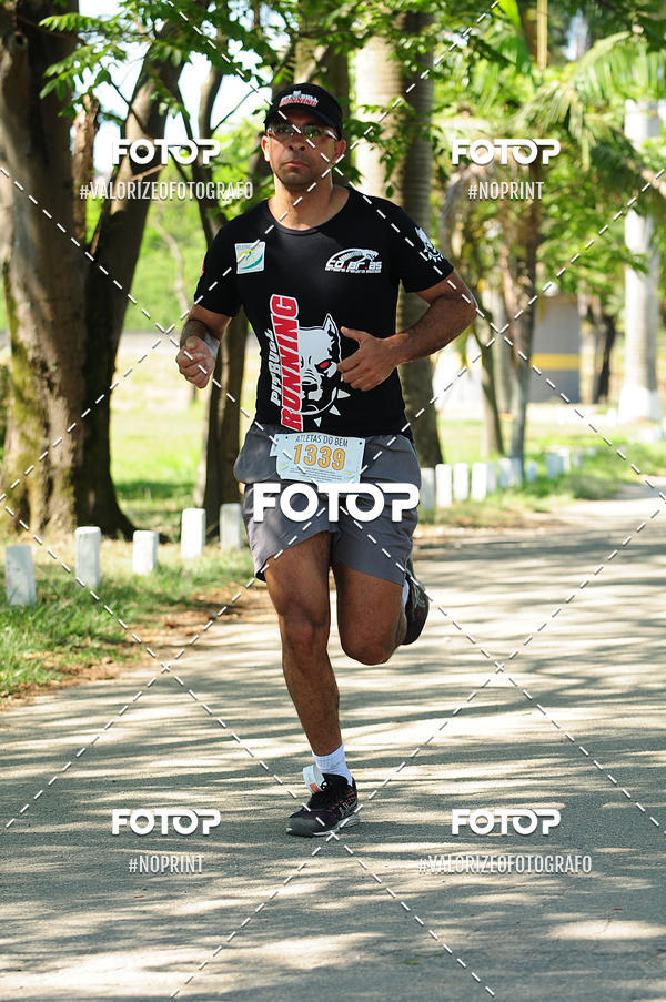 Achetez vos photos de l'vnementPIT BULL RUNNING sur Fotop