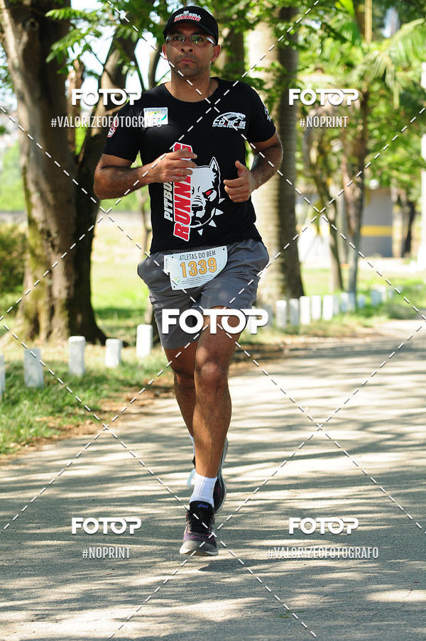 Achetez vos photos de l'vnementPIT BULL RUNNING sur Fotop