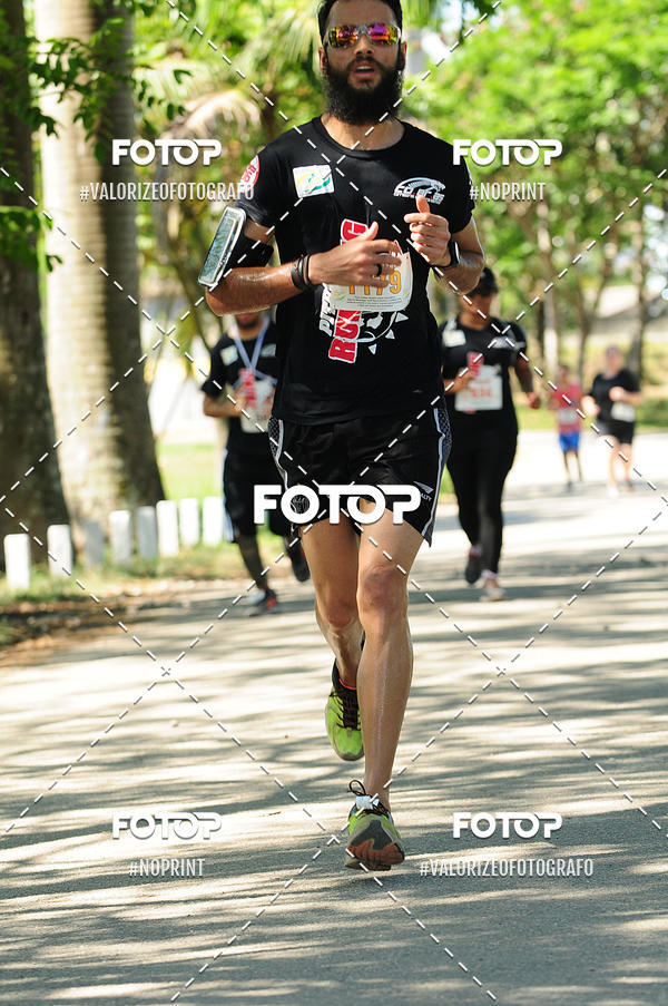 Achetez vos photos de l'vnementPIT BULL RUNNING sur Fotop