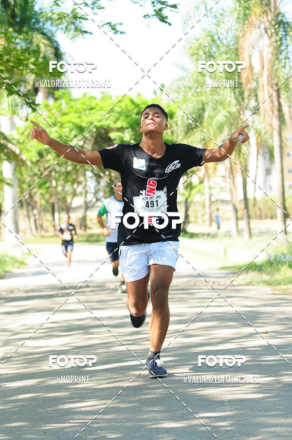 Compre as suas fotos do eventoPIT BULL RUNNING no Fotop