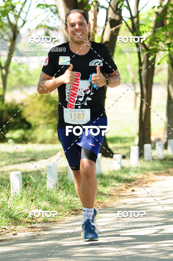 Achetez vos photos de l'vnementPIT BULL RUNNING sur Fotop