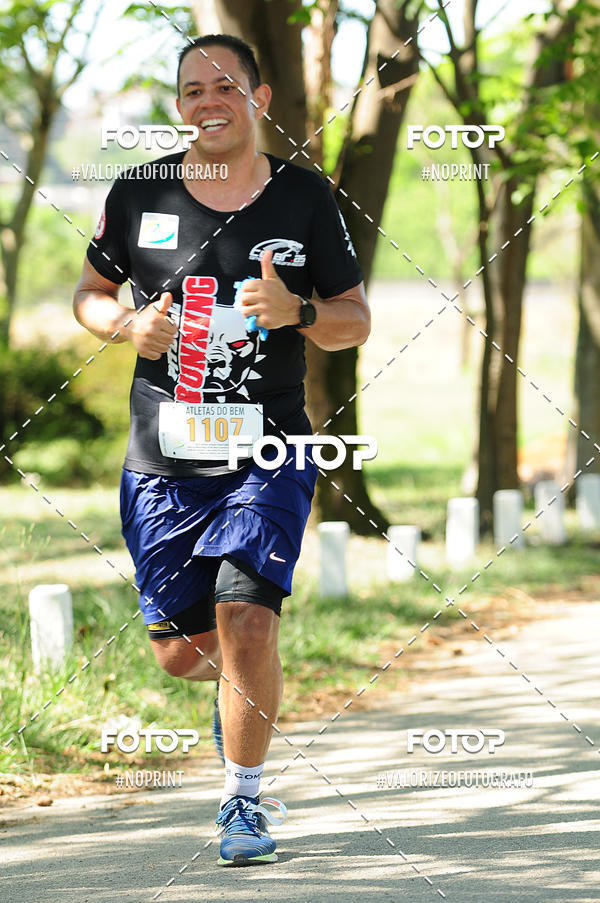 Achetez vos photos de l'vnementPIT BULL RUNNING sur Fotop