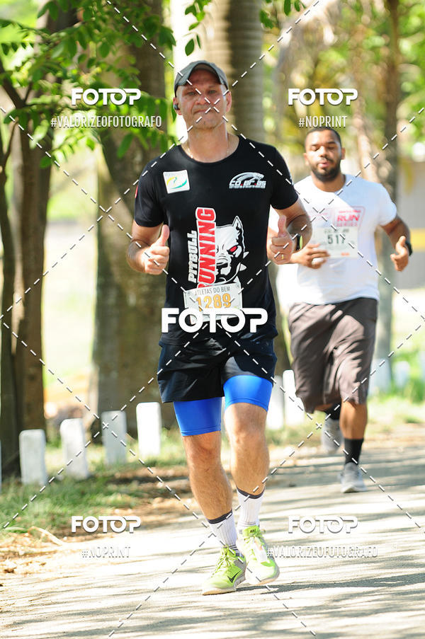 Achetez vos photos de l'vnementPIT BULL RUNNING sur Fotop