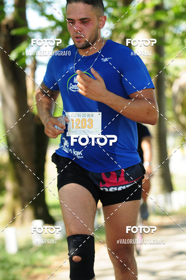 Compre as suas fotos do eventoPIT BULL RUNNING no Fotop
