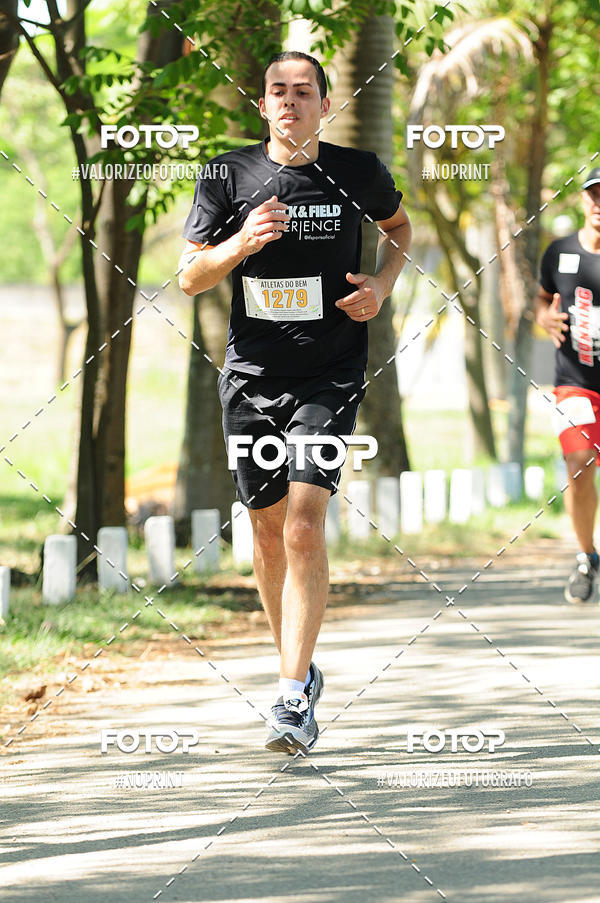 Achetez vos photos de l'vnementPIT BULL RUNNING sur Fotop