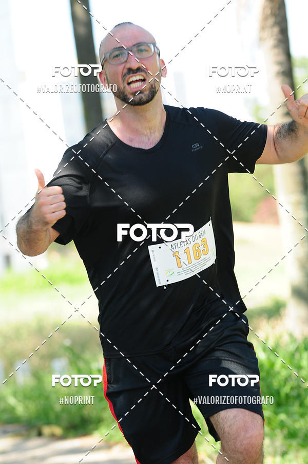 Achetez vos photos de l'vnementPIT BULL RUNNING sur Fotop