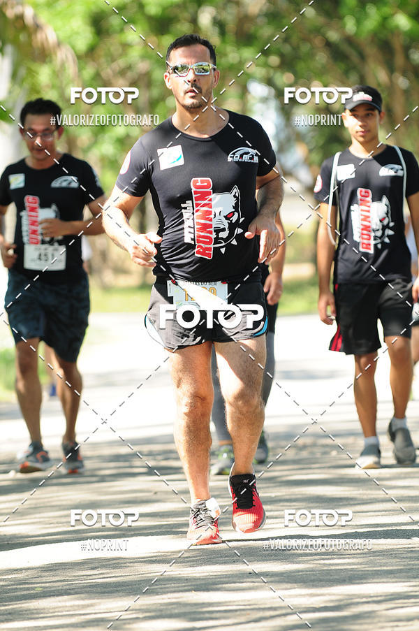 Achetez vos photos de l'vnementPIT BULL RUNNING sur Fotop