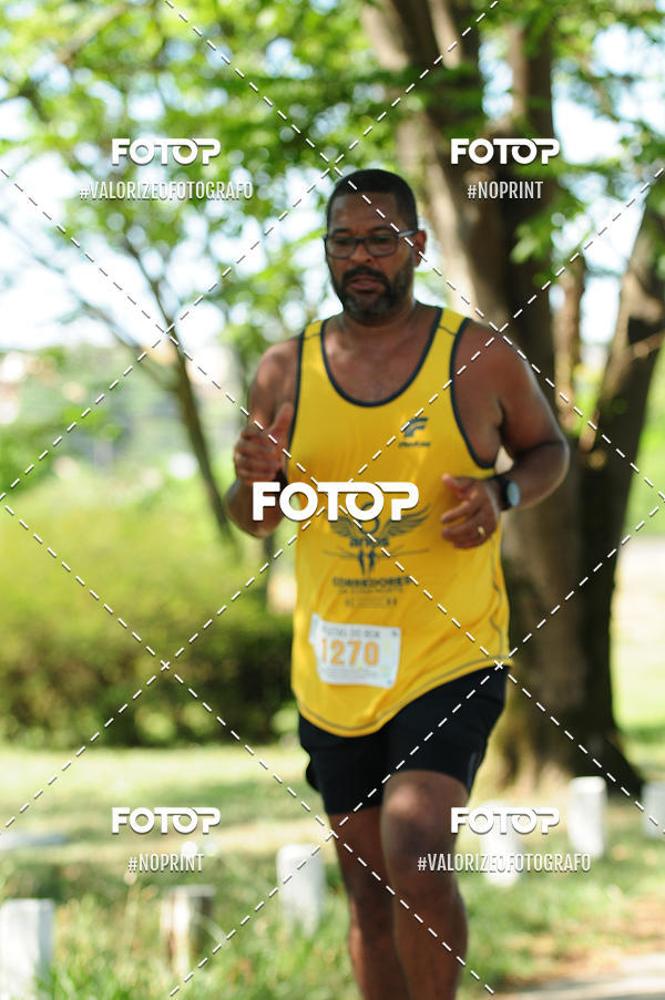 Achetez vos photos de l'vnementPIT BULL RUNNING sur Fotop