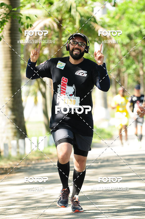 Buy your photos of the eventPIT BULL RUNNING on Fotop