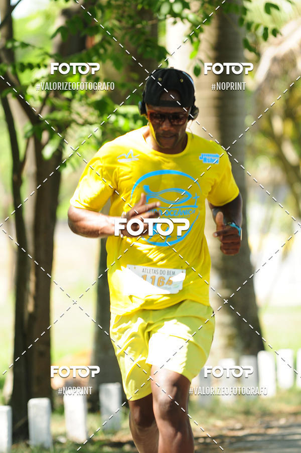 Buy your photos of the eventPIT BULL RUNNING on Fotop