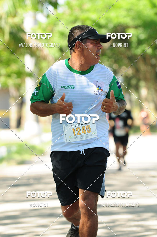 Buy your photos of the eventPIT BULL RUNNING on Fotop