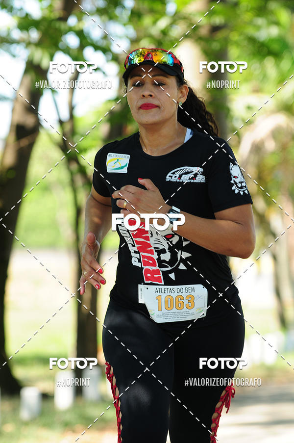 Buy your photos of the eventPIT BULL RUNNING on Fotop