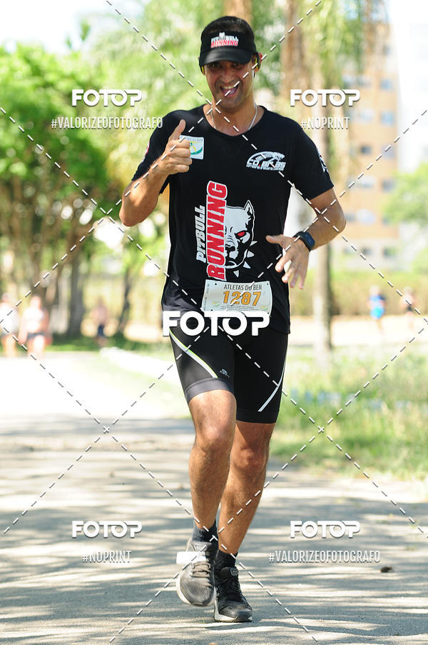 Buy your photos of the eventPIT BULL RUNNING on Fotop