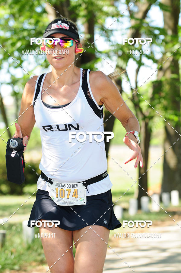 Buy your photos of the eventPIT BULL RUNNING on Fotop