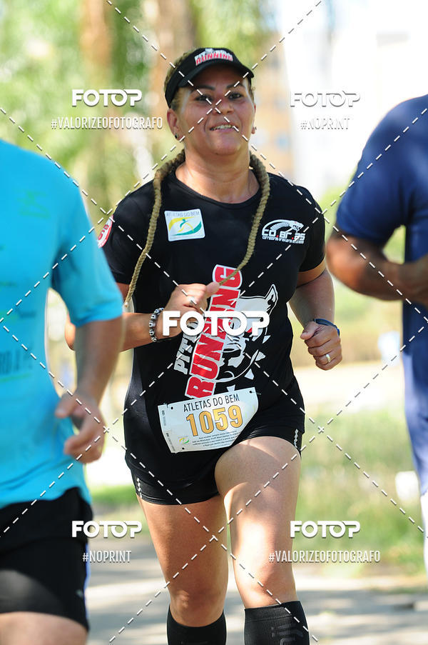 Buy your photos of the eventPIT BULL RUNNING on Fotop