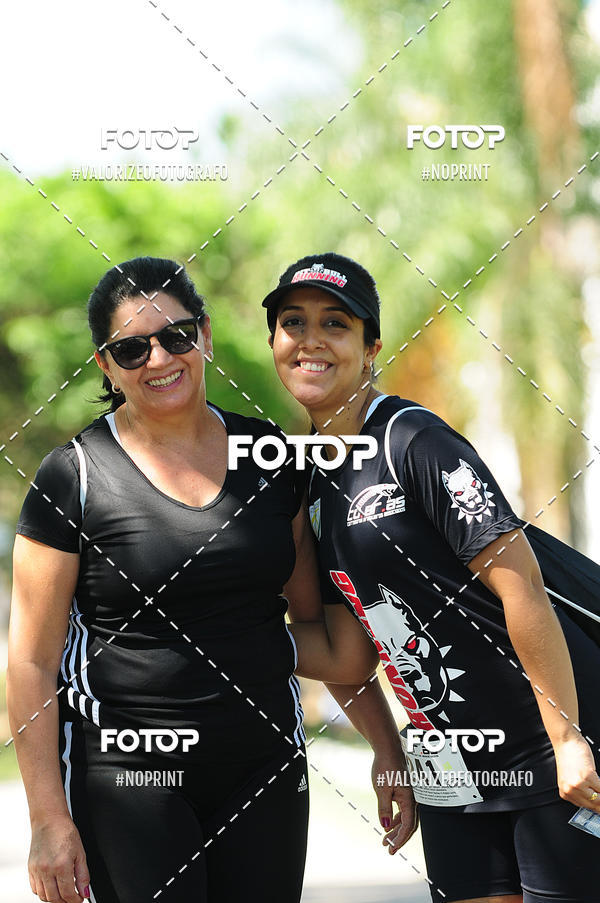 Buy your photos of the eventPIT BULL RUNNING on Fotop