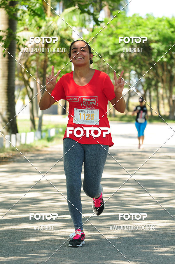 Buy your photos of the eventPIT BULL RUNNING on Fotop