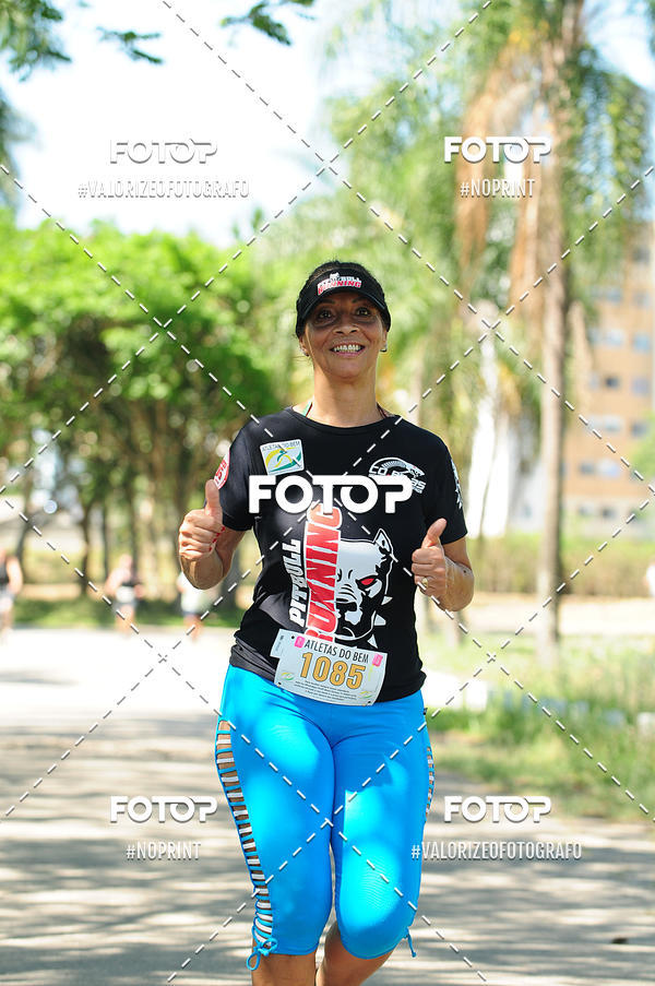 Buy your photos of the eventPIT BULL RUNNING on Fotop