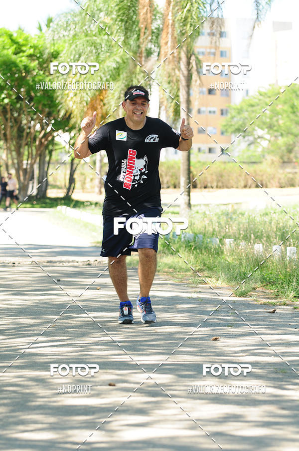 Buy your photos of the eventPIT BULL RUNNING on Fotop