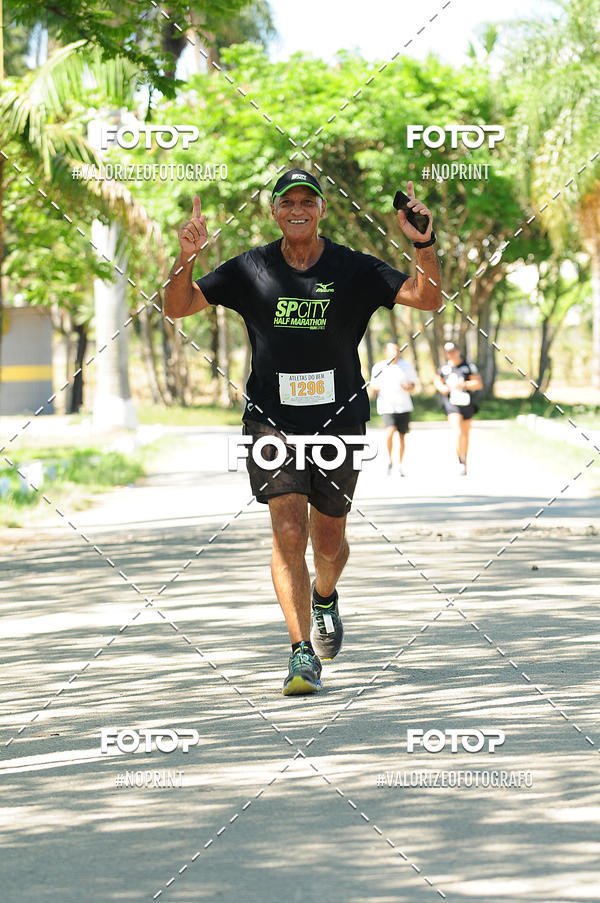 Buy your photos of the eventPIT BULL RUNNING on Fotop