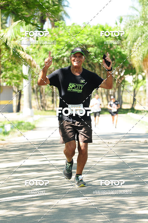 Buy your photos of the eventPIT BULL RUNNING on Fotop