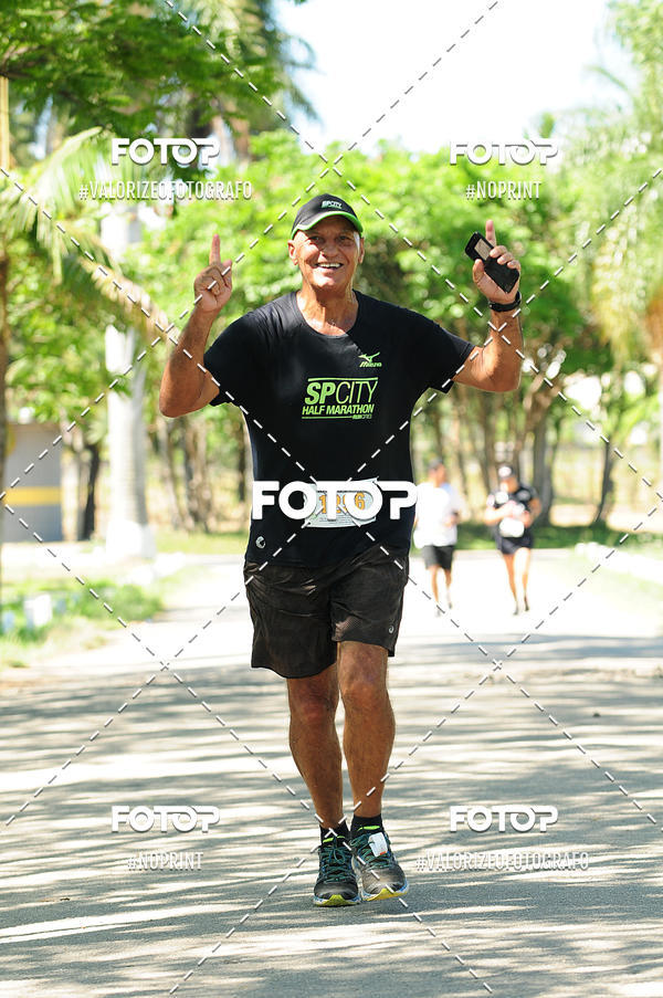 Buy your photos of the eventPIT BULL RUNNING on Fotop