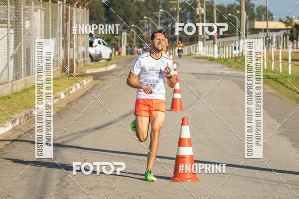 Achetez vos photos de l'vnementCORRIDA SUPER 5K 2019 - 3 ETAPA sur Fotop