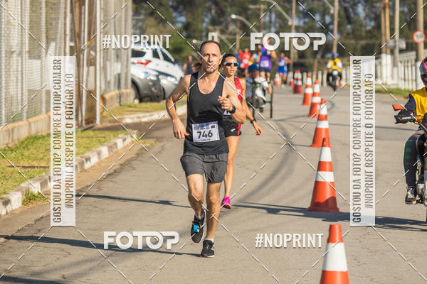 Achetez vos photos de l'vnementCORRIDA SUPER 5K 2019 - 3 ETAPA sur Fotop