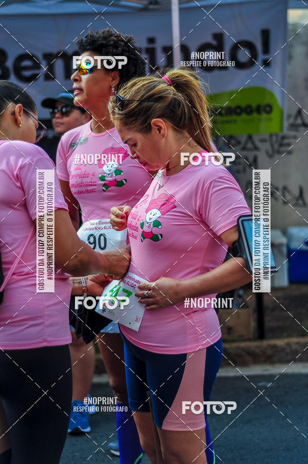 Buy your photos of the eventOutubro Rosa ALICC - 2 Corrida e Caminhada 2019 on Fotop