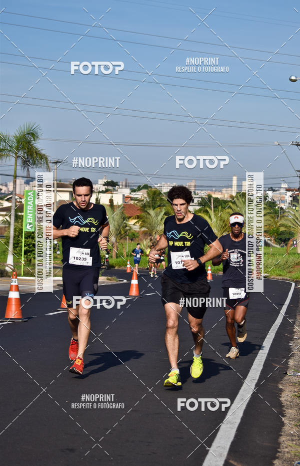 Buy your photos of the event11� Corrida Dahma on Fotop