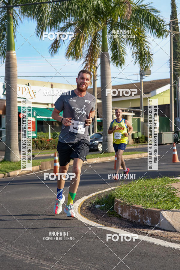 Buy your photos of the event11� Corrida Dahma on Fotop