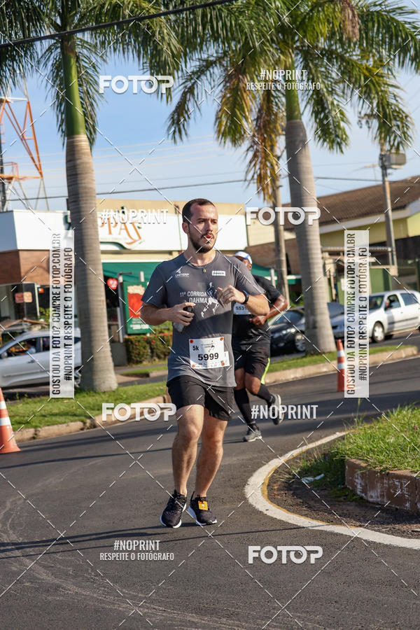 Buy your photos of the event11� Corrida Dahma on Fotop