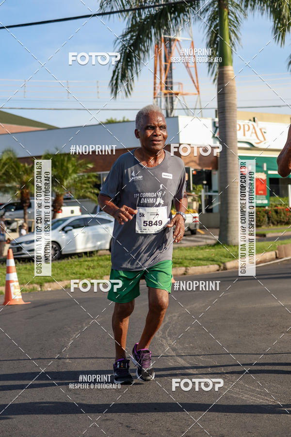 Buy your photos of the event11� Corrida Dahma on Fotop