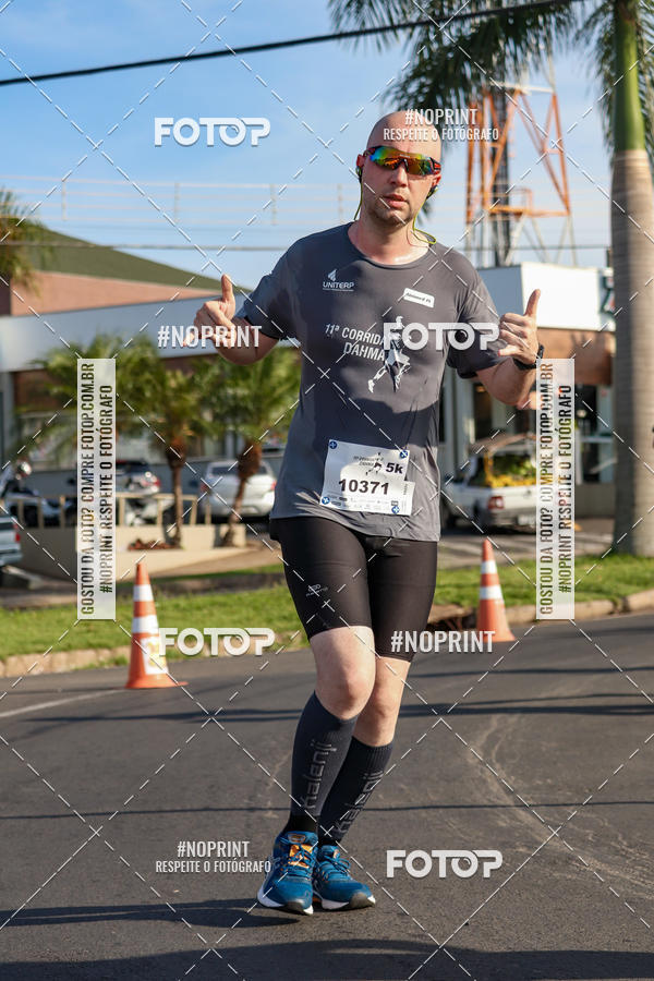 Buy your photos of the event11� Corrida Dahma on Fotop