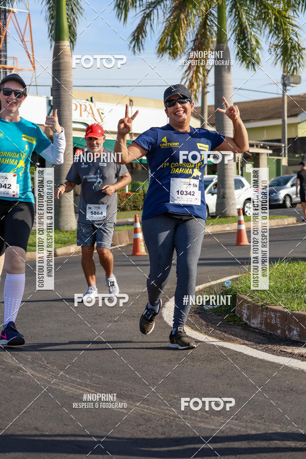 Buy your photos of the event11� Corrida Dahma on Fotop