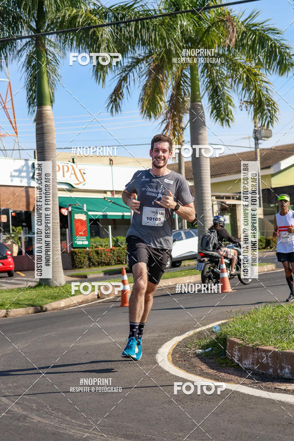 Buy your photos of the event11� Corrida Dahma on Fotop