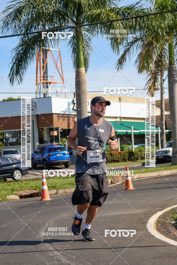 Buy your photos of the event11� Corrida Dahma on Fotop