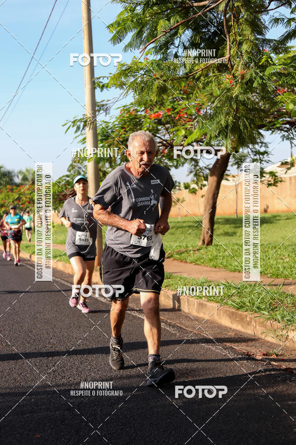 Buy your photos of the event11� Corrida Dahma on Fotop