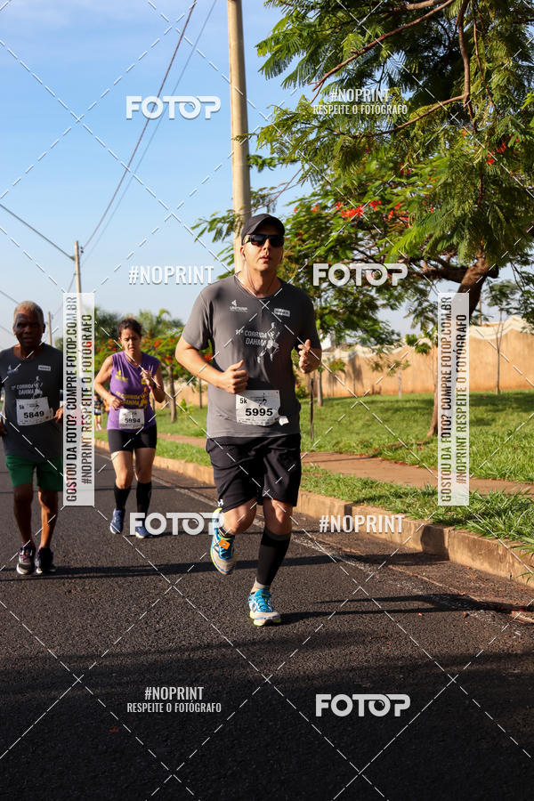 Buy your photos of the event11� Corrida Dahma on Fotop