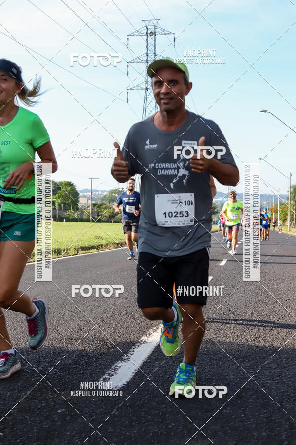 Buy your photos of the event11� Corrida Dahma on Fotop