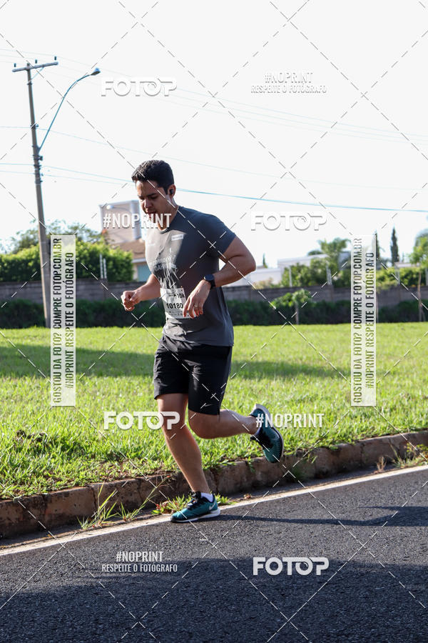 Buy your photos of the event11� Corrida Dahma on Fotop