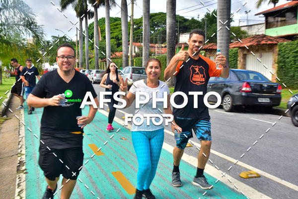 Compre suas fotos do eventoCorre quem quer, caminha quem quiser - Treino Harley Runners no Fotop