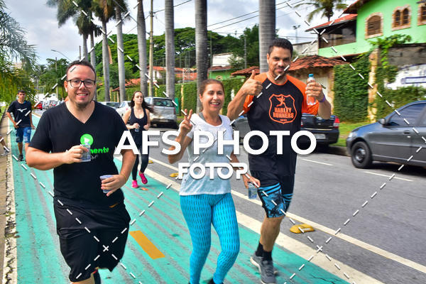 Compre suas fotos do eventoCorre quem quer, caminha quem quiser - Treino Harley Runners no Fotop