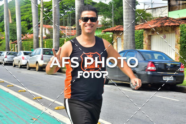 Compre suas fotos do eventoCorre quem quer, caminha quem quiser - Treino Harley Runners no Fotop