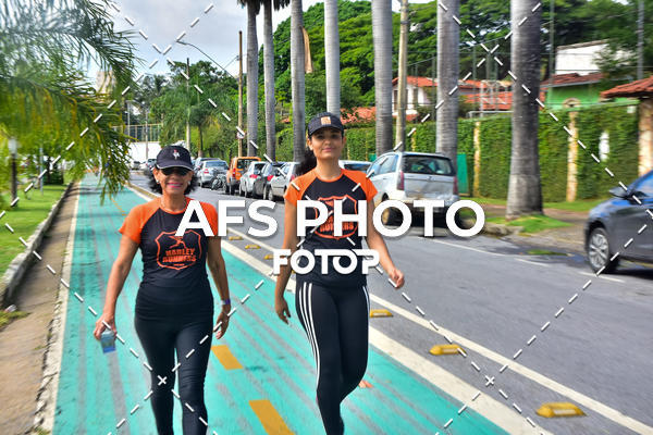 Compre suas fotos do eventoCorre quem quer, caminha quem quiser - Treino Harley Runners no Fotop