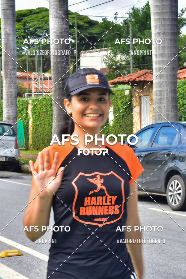 Compre suas fotos do eventoCorre quem quer, caminha quem quiser - Treino Harley Runners no Fotop