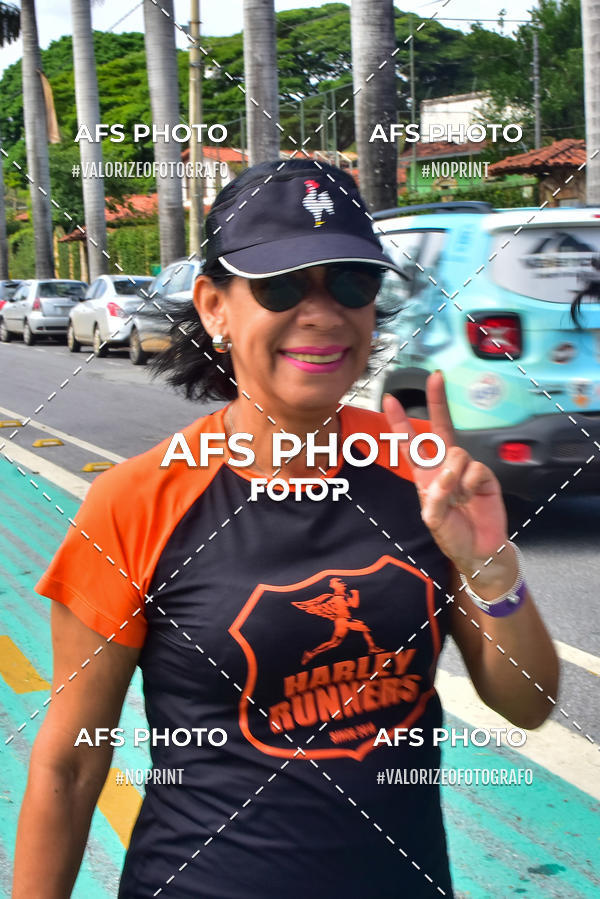 Compre suas fotos do eventoCorre quem quer, caminha quem quiser - Treino Harley Runners no Fotop