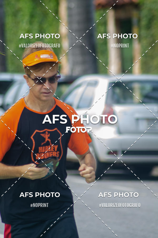 Compre suas fotos do eventoCorre quem quer, caminha quem quiser - Treino Harley Runners no Fotop