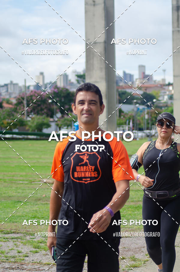 Compre suas fotos do eventoCorre quem quer, caminha quem quiser - Treino Harley Runners no Fotop